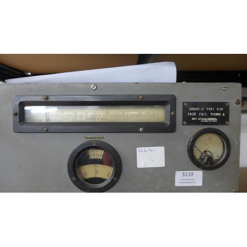 5119 - An ex-army receiver type B28 WW2 communications radio