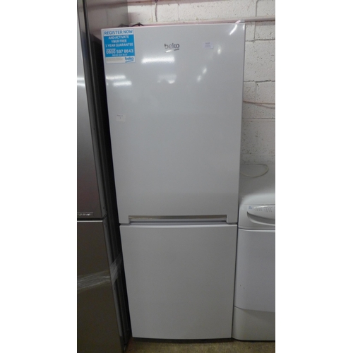 5127 - A Beko 60/40 CXFG1552W free standing tower fridge freezer