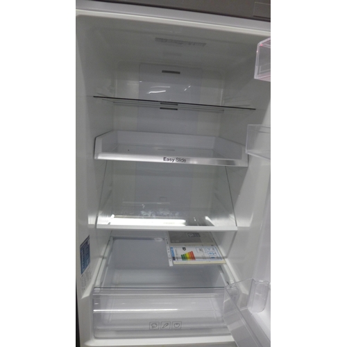 5128 - A Samsung RB31FEJNDSA 60/40 free standing fridge freezer