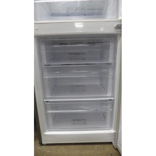 5128 - A Samsung RB31FEJNDSA 60/40 free standing fridge freezer