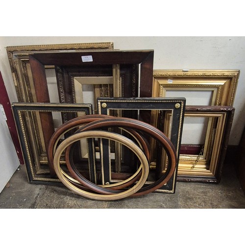 374 - Assorted 19th Century and later picture frames