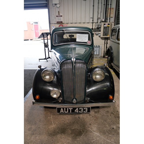 398 - A 1938 Standard Flying Ten Saloon registered AUT 433. This pre-war classic car has a 1141cc side-val... 