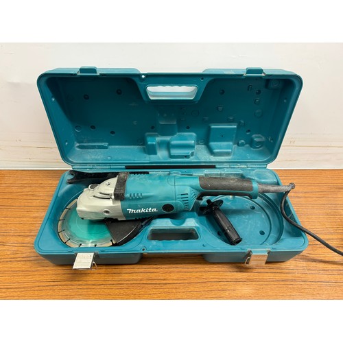 5001 - A Makita GA9020 2000W 240V 9