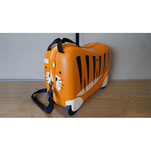 6026 - American Tourister Ride On Kids Suitcase  (335-265) *This lot is subject to Vat