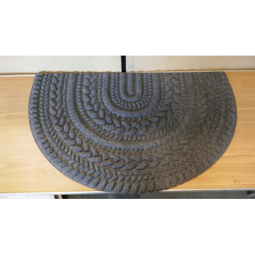 6053 - Rope Weave Apache Mills Entry Mat And Bath Mat  (335-456) *This lot is subject to Vat