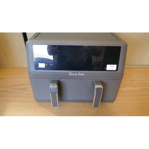 6081 - Sur La Table Air Fryer (335-282) *This lot is subject to Vat