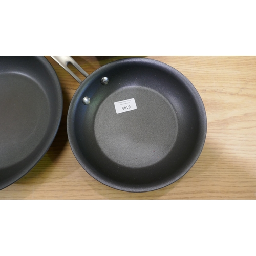 6145 - Kirkland Signature Frying Pans 3 pack        (334-251) *This lot is subject to Vat