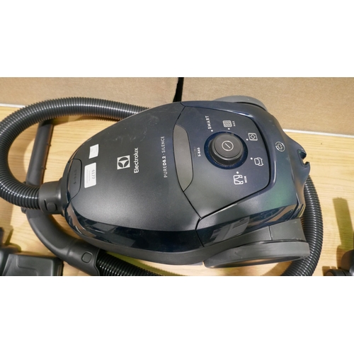 6177 - Electrolux Vacuum Cleaner - This lot requires a UK adapter (334-526) *This lot is subject to Vat