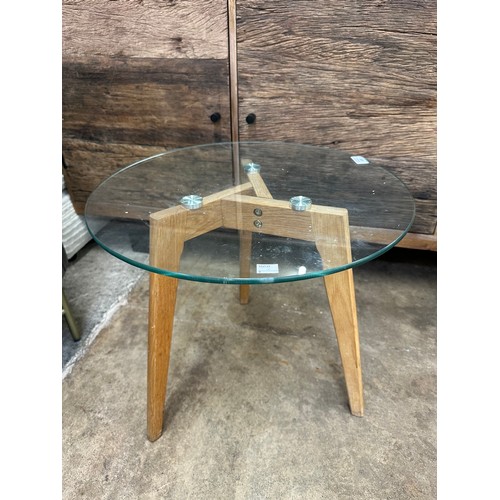 3083 - An oak and glass topped occasional table