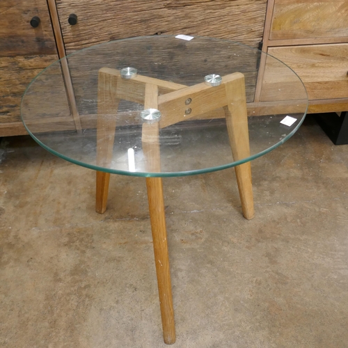 3083 - An oak and glass topped occasional table