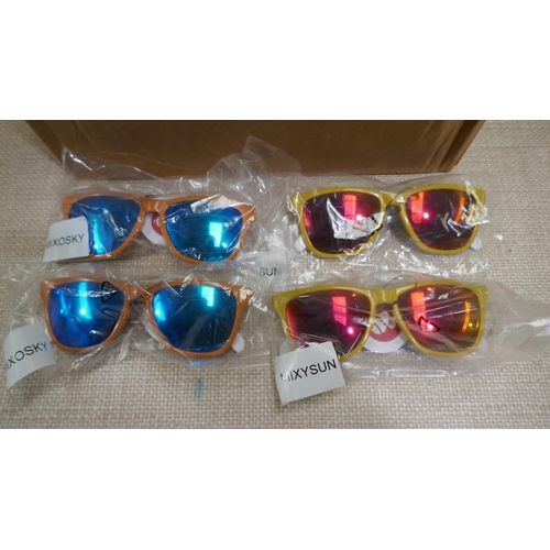 6117 - Box of 50 pairs of mixed style Silverback sunglasses