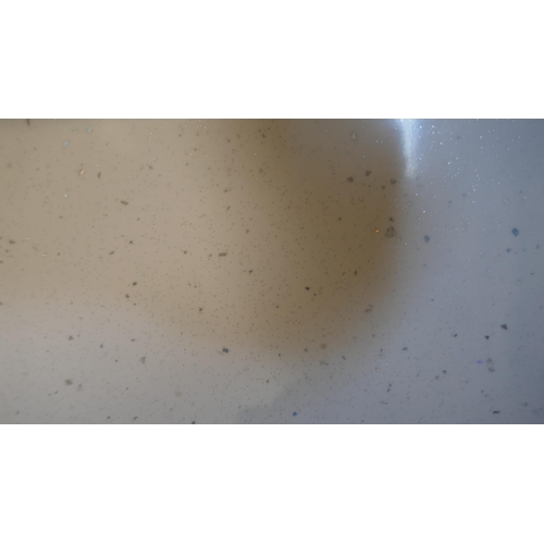 6066 - Worktop Crystal White Effect Worktop 300cm x 92cm (554-160)   * This lot is subject to vat