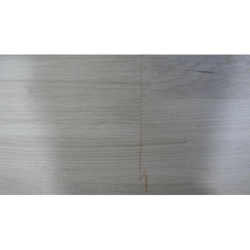 6069 - Narrow Bar Solid Oak Worktop 240cm x 32cm (554-145)   * This lot is subject to vat