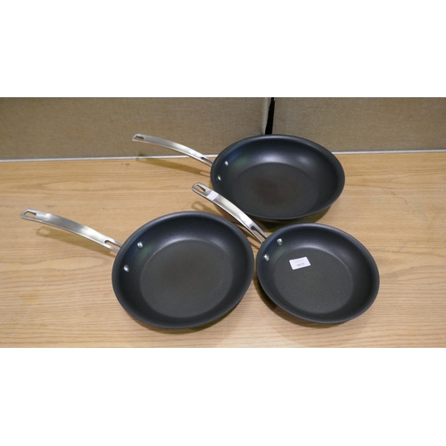 6145 - Kirkland Signature Frying Pans 3 pack        (334-251) *This lot is subject to Vat