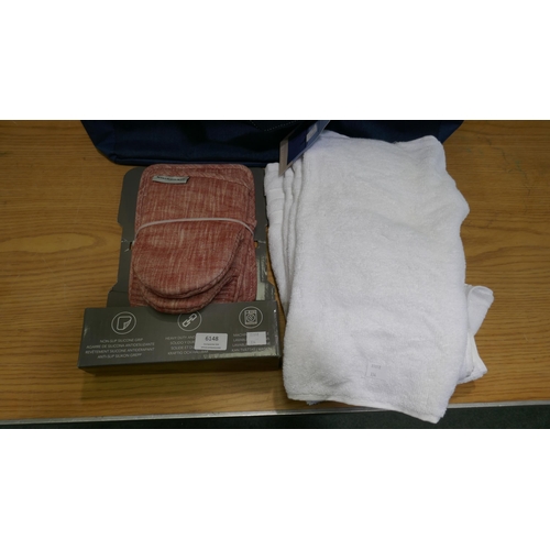 6148 - Keep Cool, Grandeur Hand Towels, Kitchen Aid Mitt Set (334-240,248,261) *This lot is subject to Vat