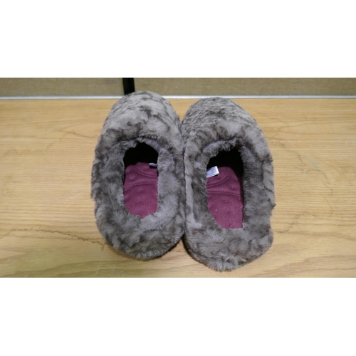 6246 - Totes Pillow Step ladies slippers: size Uk 7-8 (335-17/85796) *This lot is subject to Vat