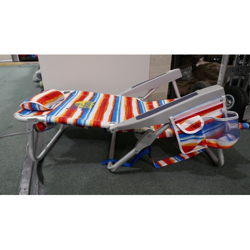 6194 - Tommy Bahama Beach Chair  (334-250) *This lot is subject to Vat