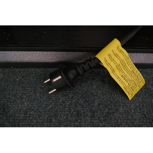 6203 - Lay-Z-Spa Hot Tub - With Pump  - This lot requires a UK adapter (334-524) *This lot is subject to Va... 