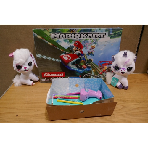 6210 - Airbrush Plush 2 pack, Mario Kart Racetrack (334-446,472) *This lot is subject to Vat