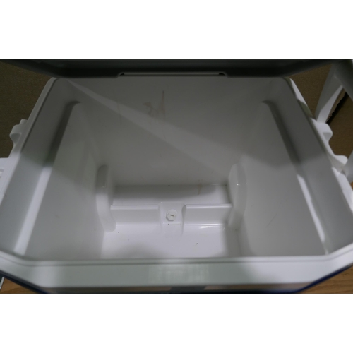 6230 - Igloo 62Qt Wheeled Cooler   (335-388) *This lot is subject to Vat