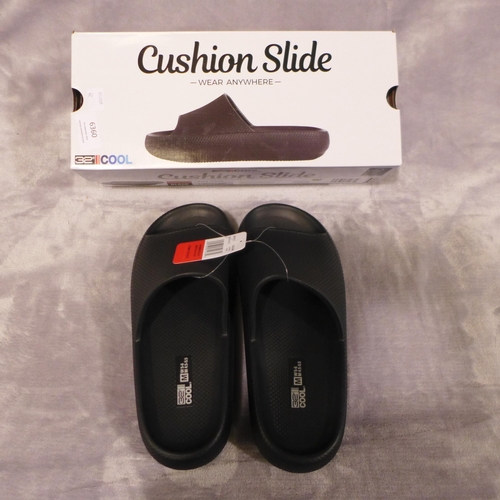 6360 - 5 x 32 Degrees cool black cushion slides: size medium (335-42/85796) *This lot is subject to Vat