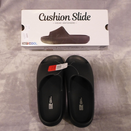 6363 - 5 x 32 Degrees cool black cushion slides: size medium (335-45/85796) *This lot is subject to Vat