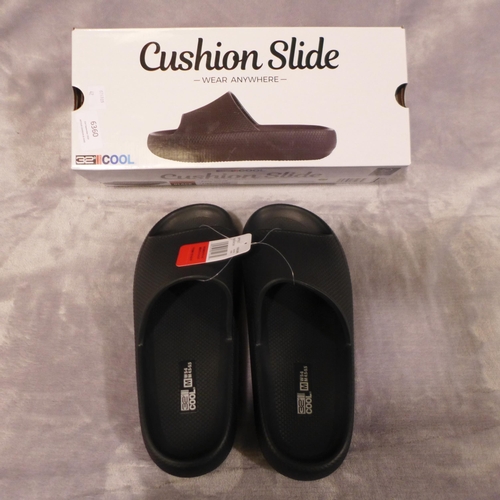 6365 - 5 x 32 Degrees cool black cushion slides: size medium (335-47/85796) *This lot is subject to Vat