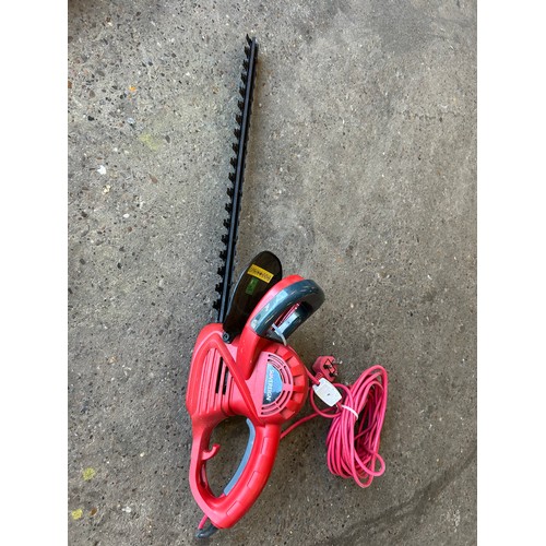 5153 - Two electric garden tools - Macallister 2800w electric blower with a Sovereign HTG32-550 hedge cutte... 