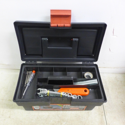 5022 - 5 x 12V tyre inflators, all boxed and a Plasplugs wall and floor heavy duty tile cutter and Triton 1... 