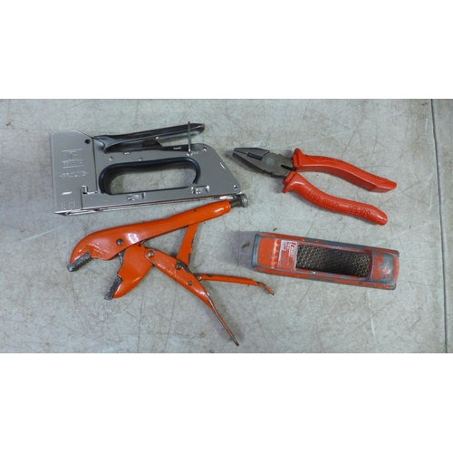 5022 - 5 x 12V tyre inflators, all boxed and a Plasplugs wall and floor heavy duty tile cutter and Triton 1... 