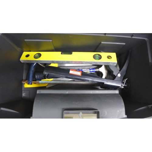 5022 - 5 x 12V tyre inflators, all boxed and a Plasplugs wall and floor heavy duty tile cutter and Triton 1... 