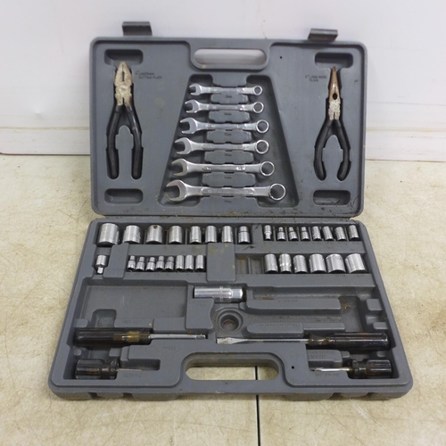 5019 - A Richmond socket and spanner set