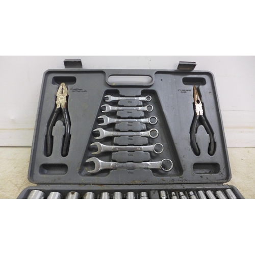 5019 - A Richmond socket and spanner set