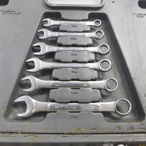 5019 - A Richmond socket and spanner set