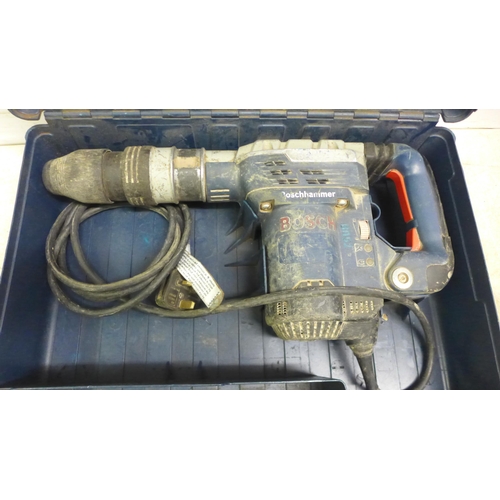 5030 - A Bosch 240V hammer drill and a Makita 110V hammer drill