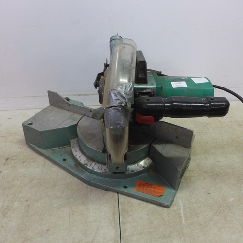 5033 - A Hitachi C10FCA 110v 255mm chop saw