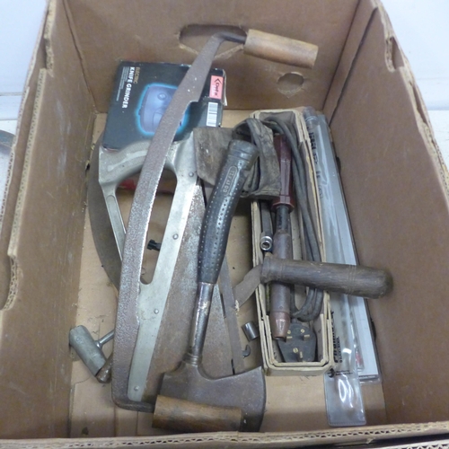 5034 - Two boxes containing an assortment of vintage hand tools and a large amount of drill bits