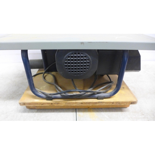 5038 - A Ferm F2B-720 table saw - 240V