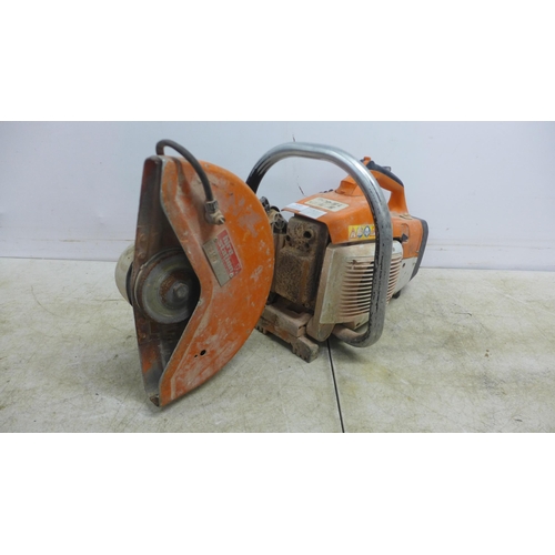 5049 - A Stihl TS400 stone cut off saw