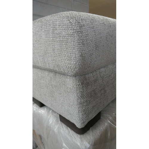 3044 - A silver weave footstool