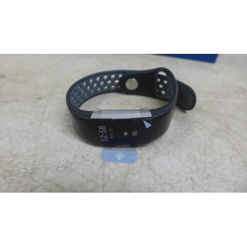 5069 - A FitBit Charge 2 heart rate and fitness wristband