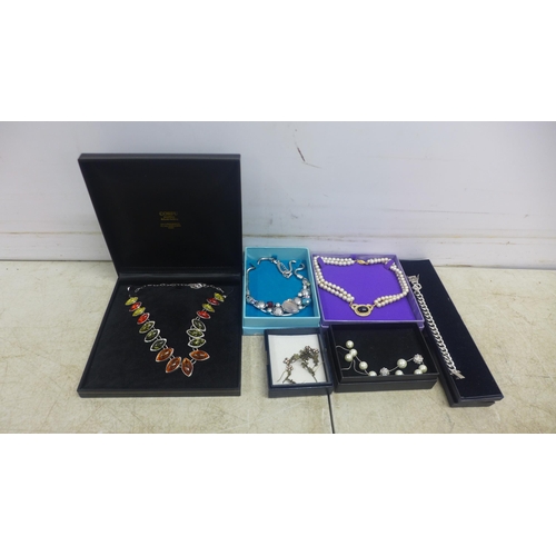 5073 - A quantity of assorted boxed jewellery