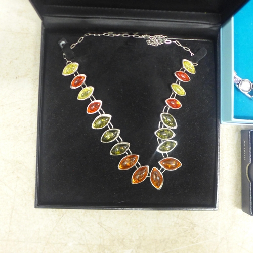 5073 - A quantity of assorted boxed jewellery