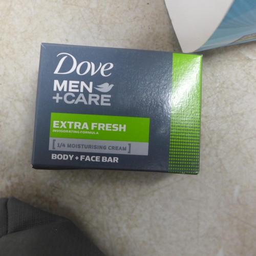 5078 - Three mens gift sets including Dove and Lynx