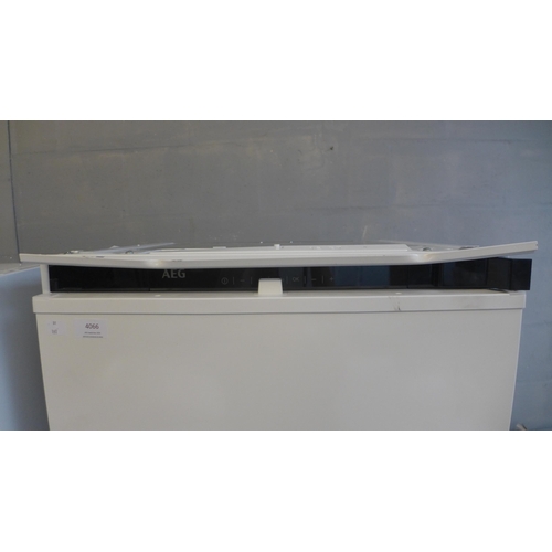 4066 - AEG 50/50 Fridge Freezer (Frost Free) (Transit damage) Original RRP £583.33  + vat (460-197)    * Th... 