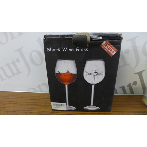 5244 - 4 x 500ml bottles of HG mould remover, a Shark wine glass and a cutlery canteen