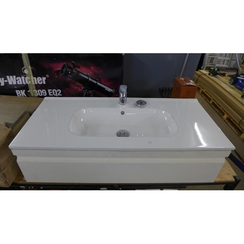 5250 - A wall mounted vanity drawer and handwashing basin