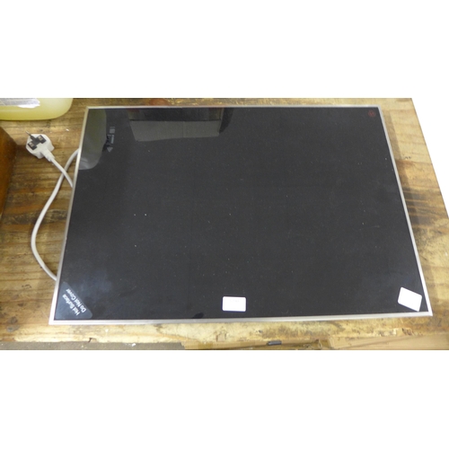 5290 - A ceramic glass panel heater