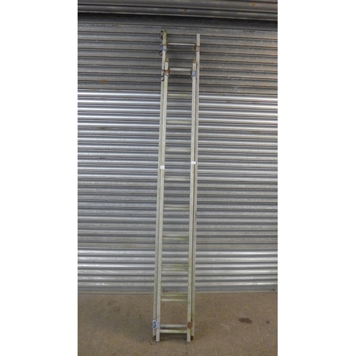 5147 - An aluminium double rung extension ladder