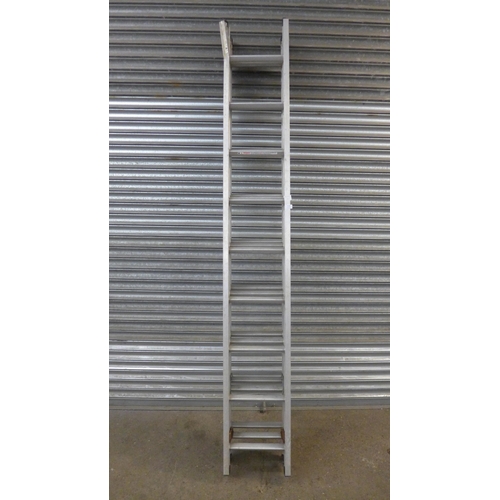 5148 - A triple rung Abru aluminium ladder